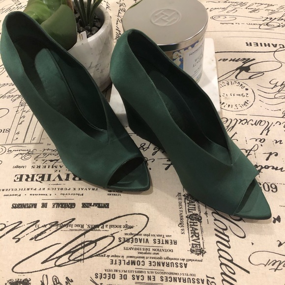 BURBERRY Womens Shoes PRORSUM EMERALD JADE - Picture 3 of 14